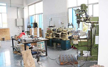 試驗(yàn)機(jī)加工區(qū)